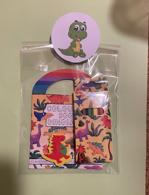 traktatie dino kleurboek