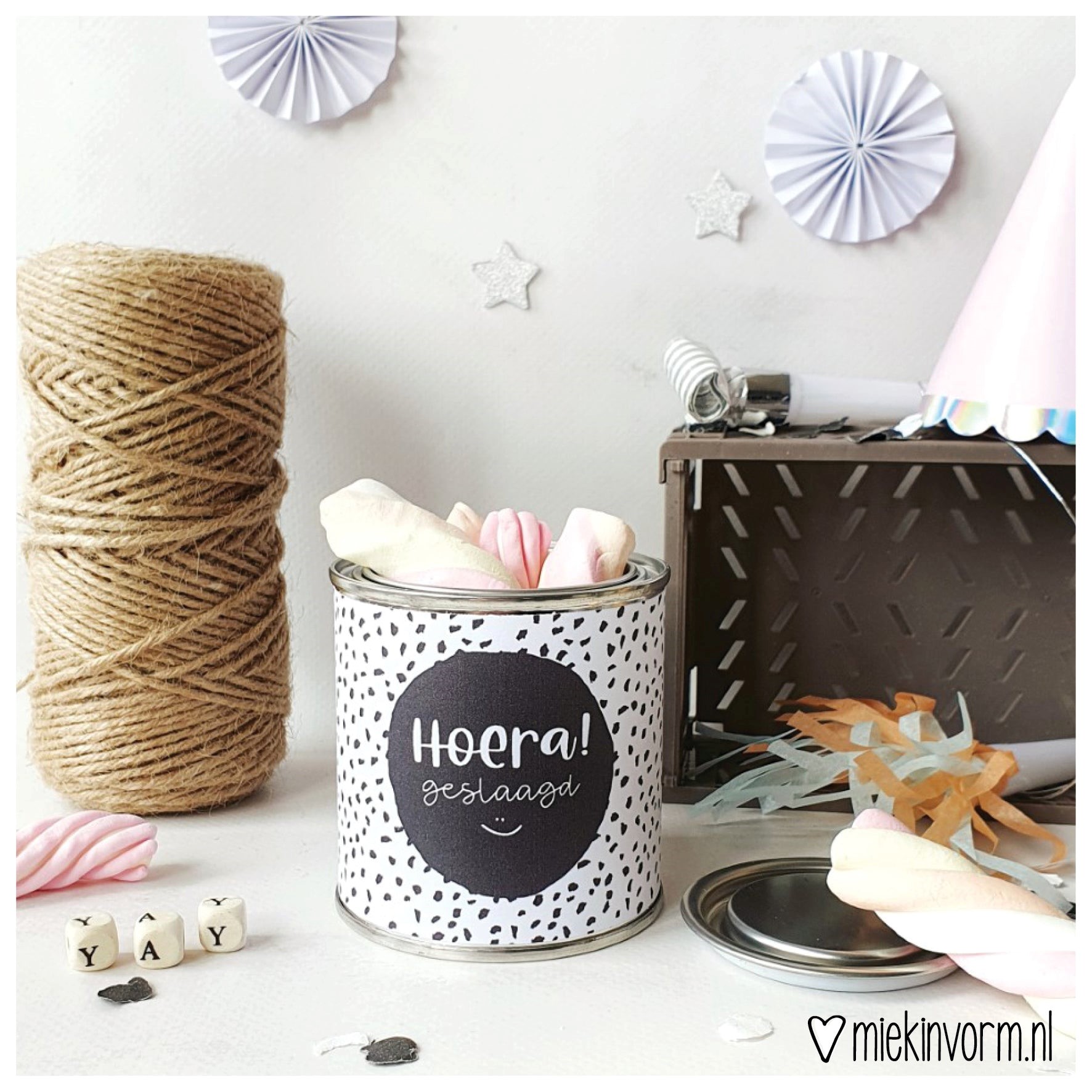 blikje met wikkel geslaagd